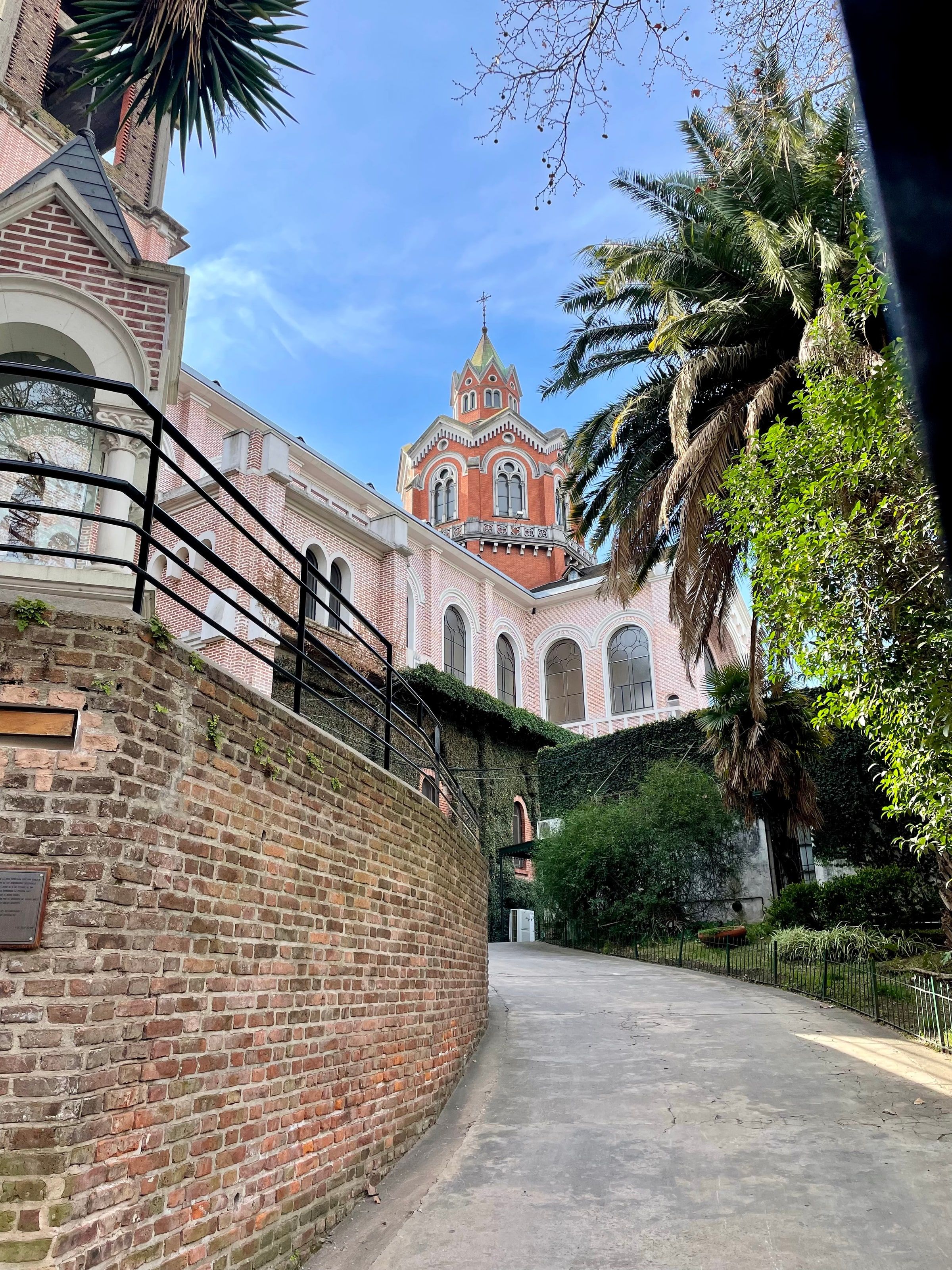 La iglesia ortodoxa rusa, frente al Parque Lezama