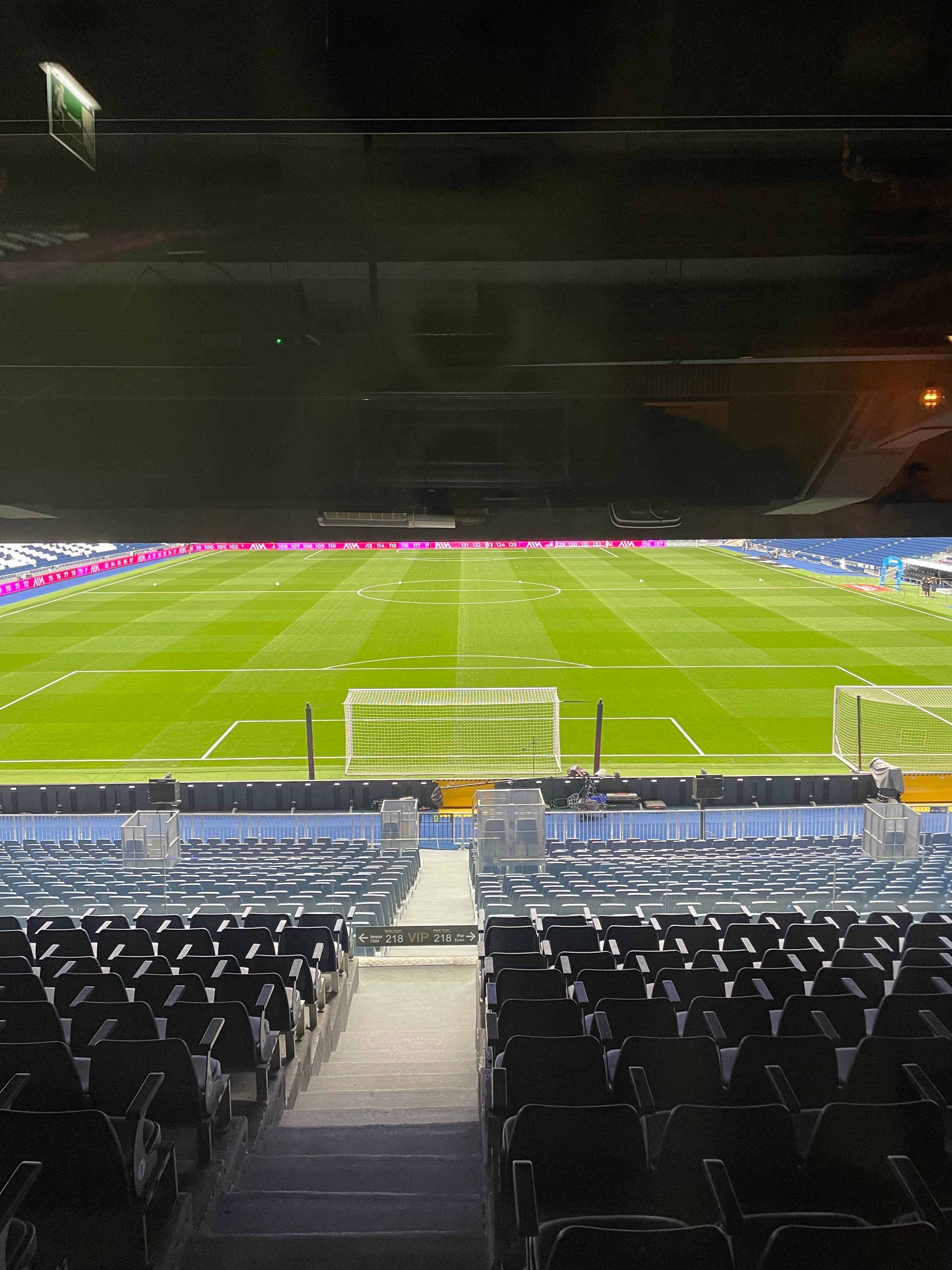 El Bernabéu vacío durante la recorrida