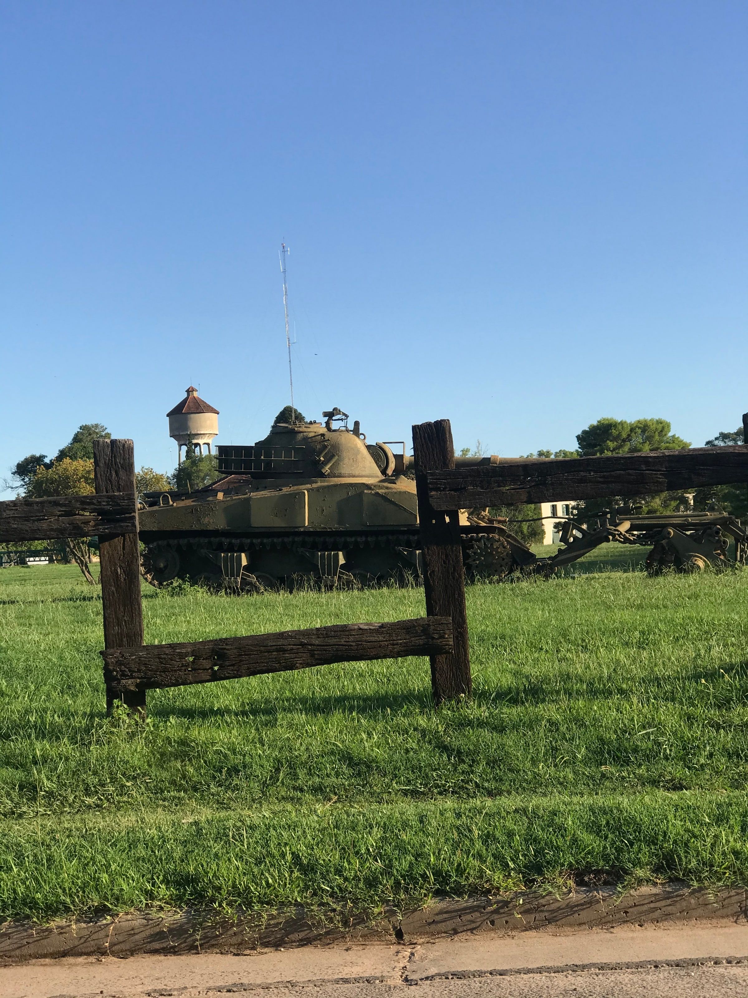 Un fortín de madera en la costa del río Uruguay