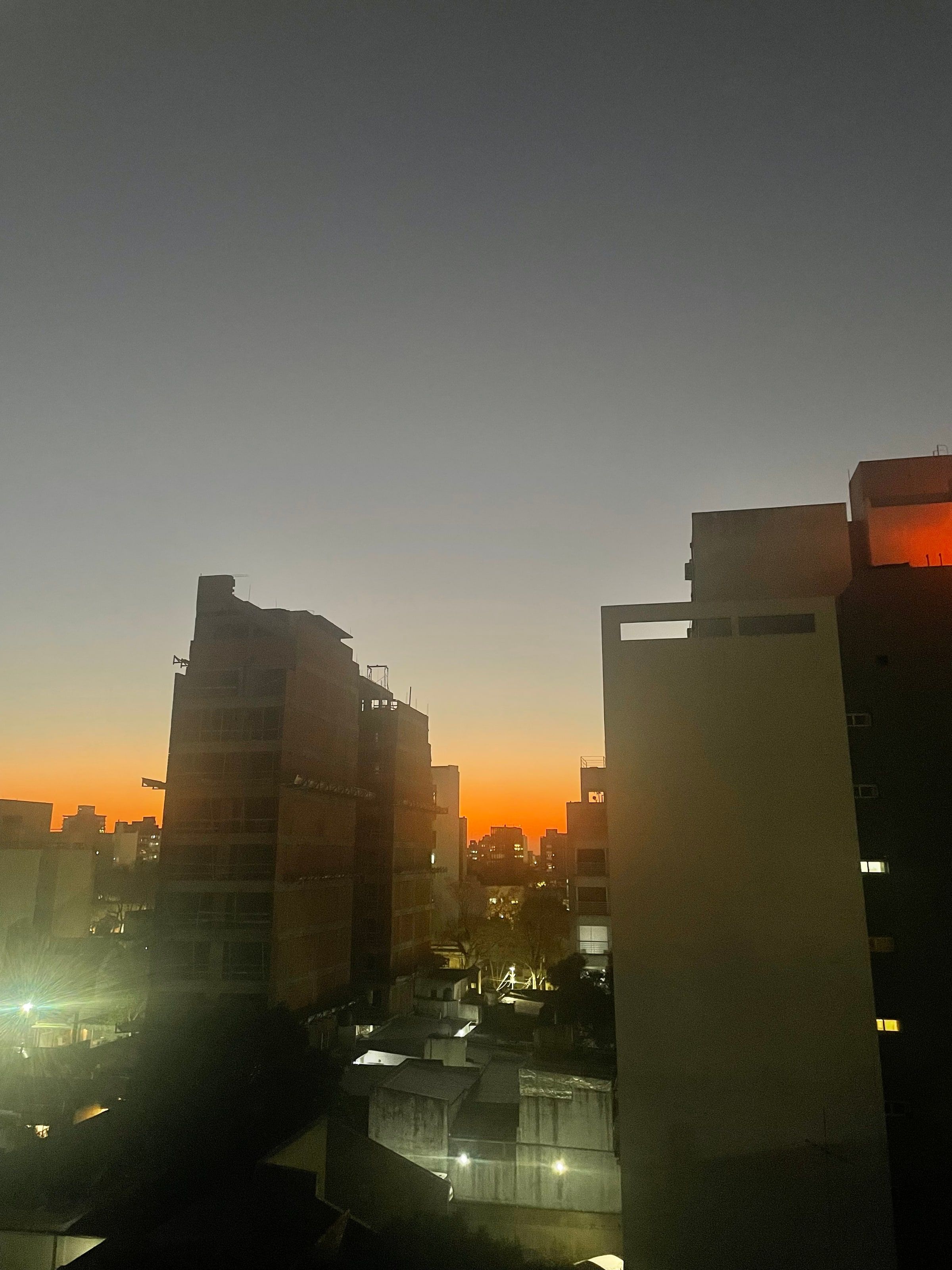 Edificios de La Plata al atardecer