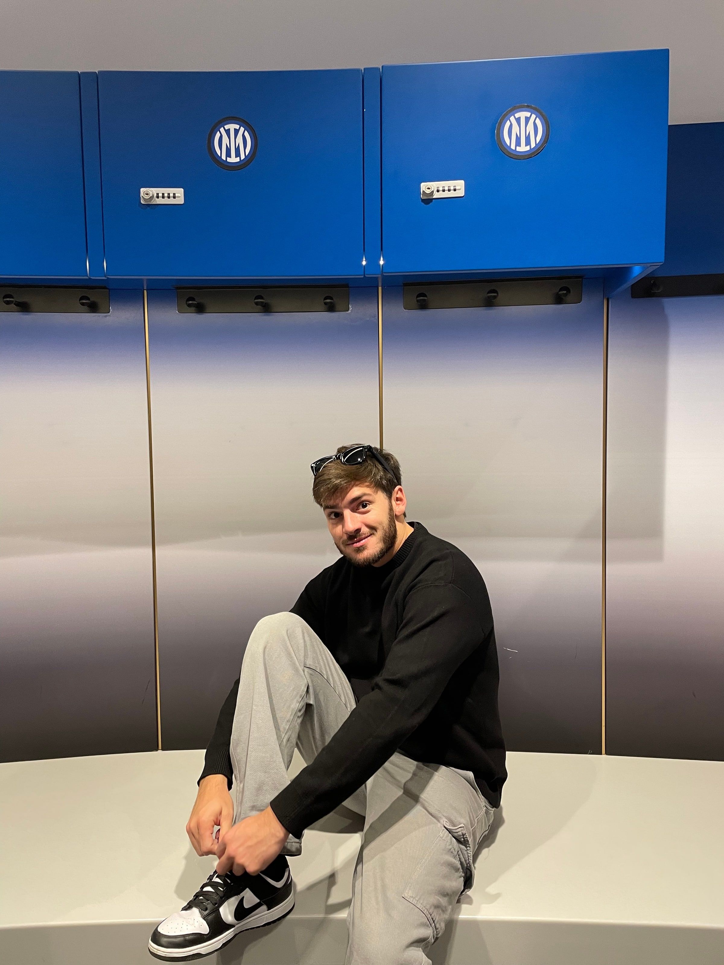 Tomi en el vestuario del Inter, en el tour de San Siro