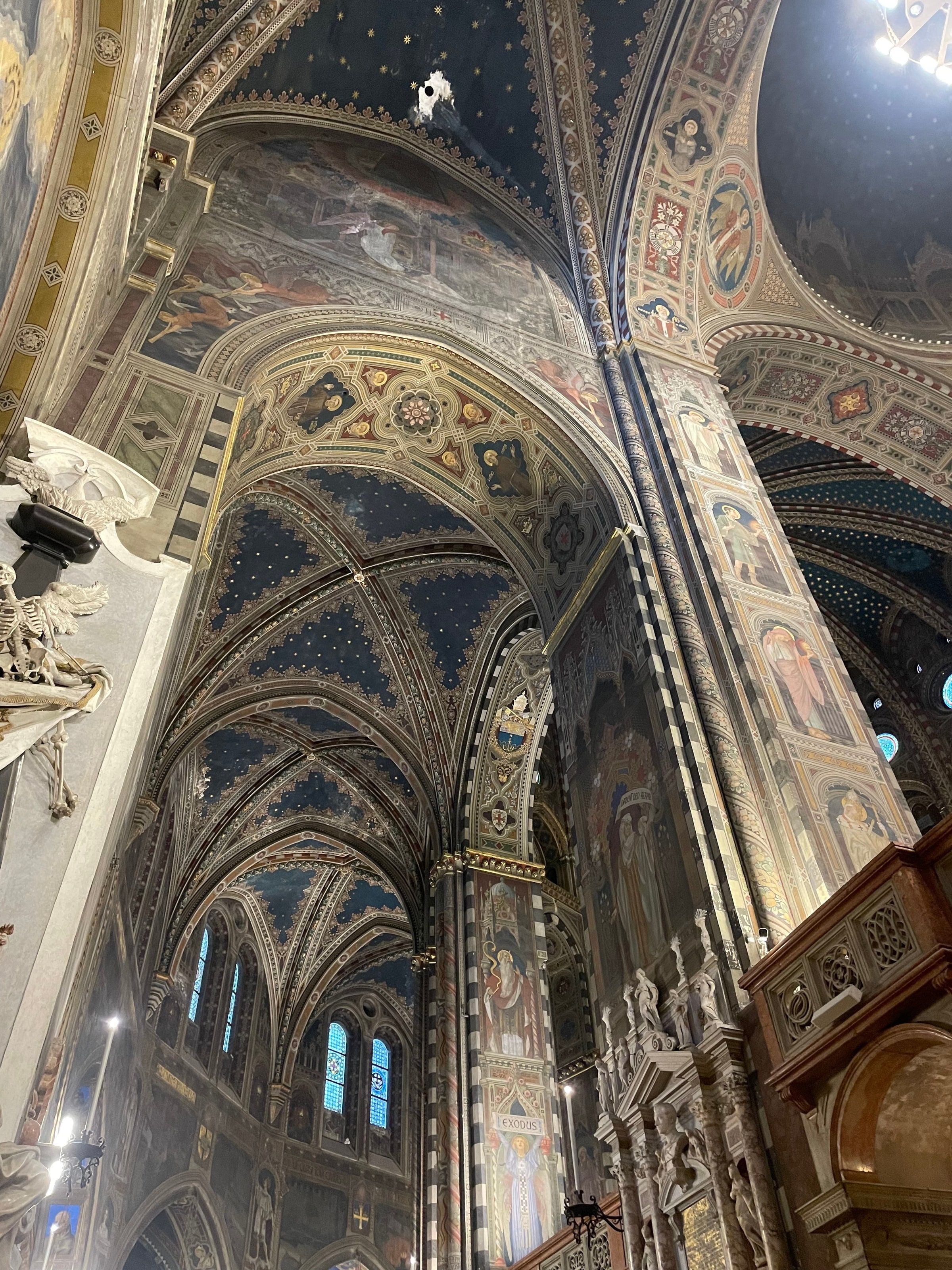 El interior de la Basílica de San Antonio, con las bóvedas