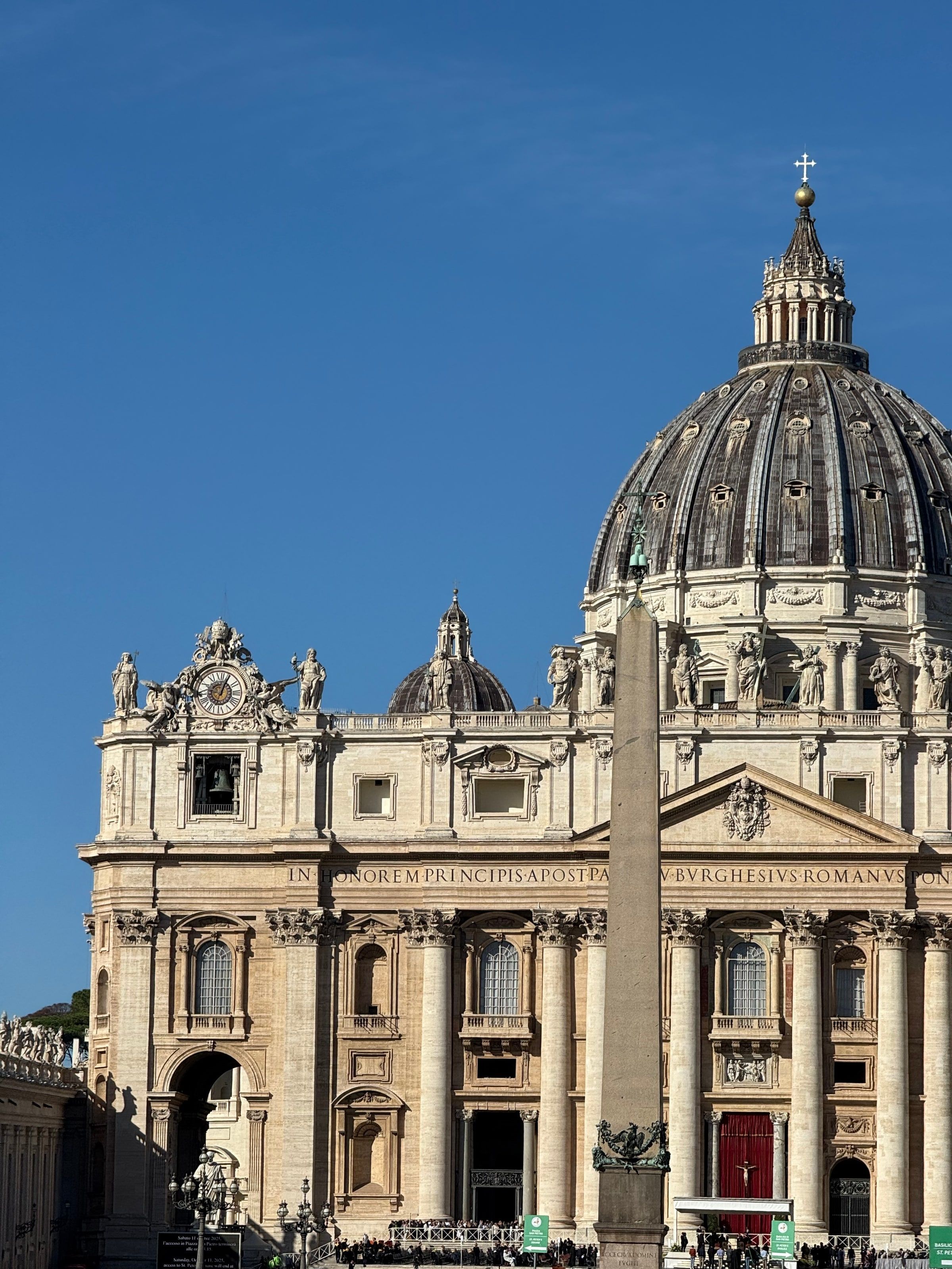 La cúpula de San Pedro desde Via della Conciliazione