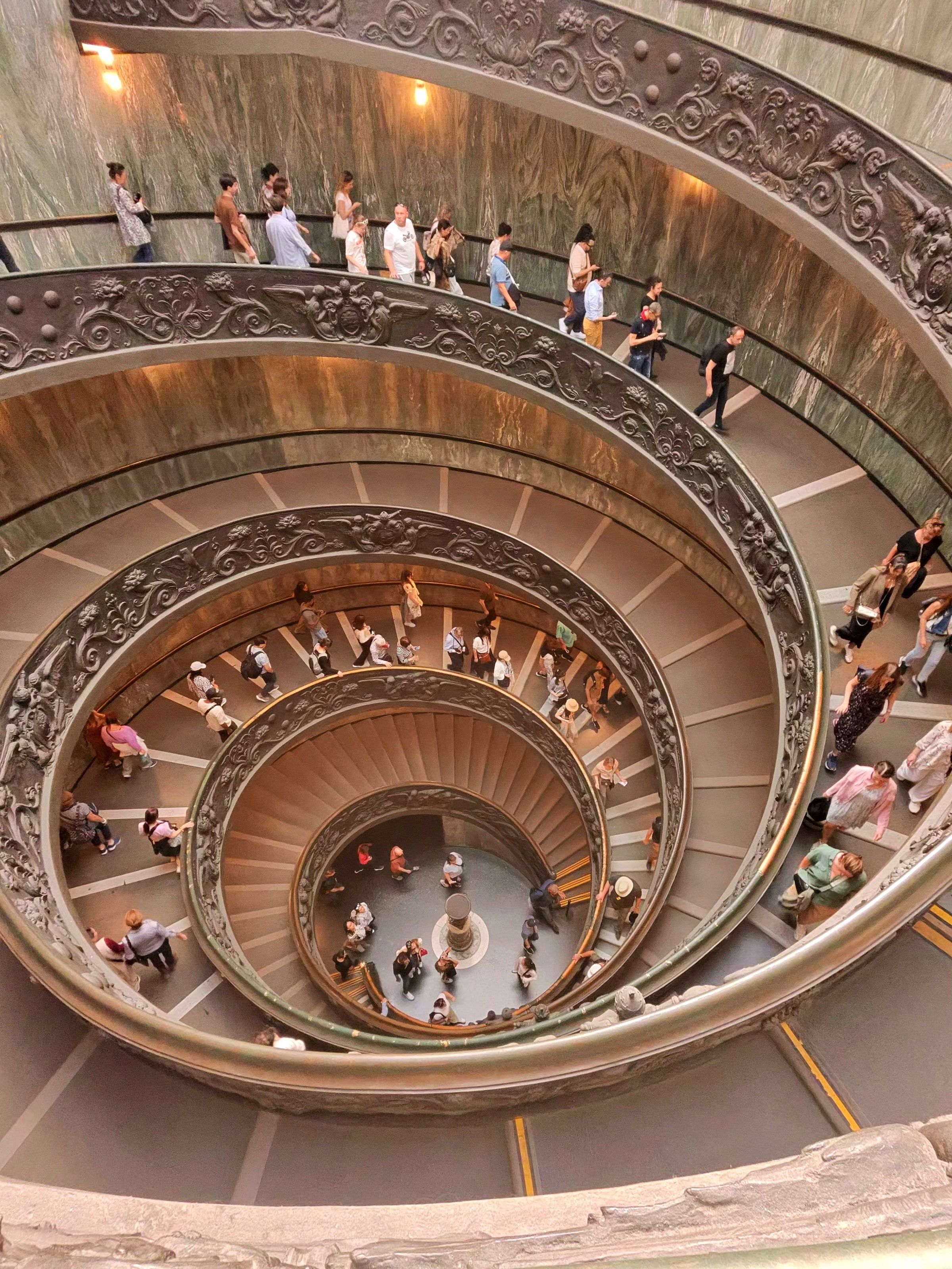 La escalera de Bramante desde arriba