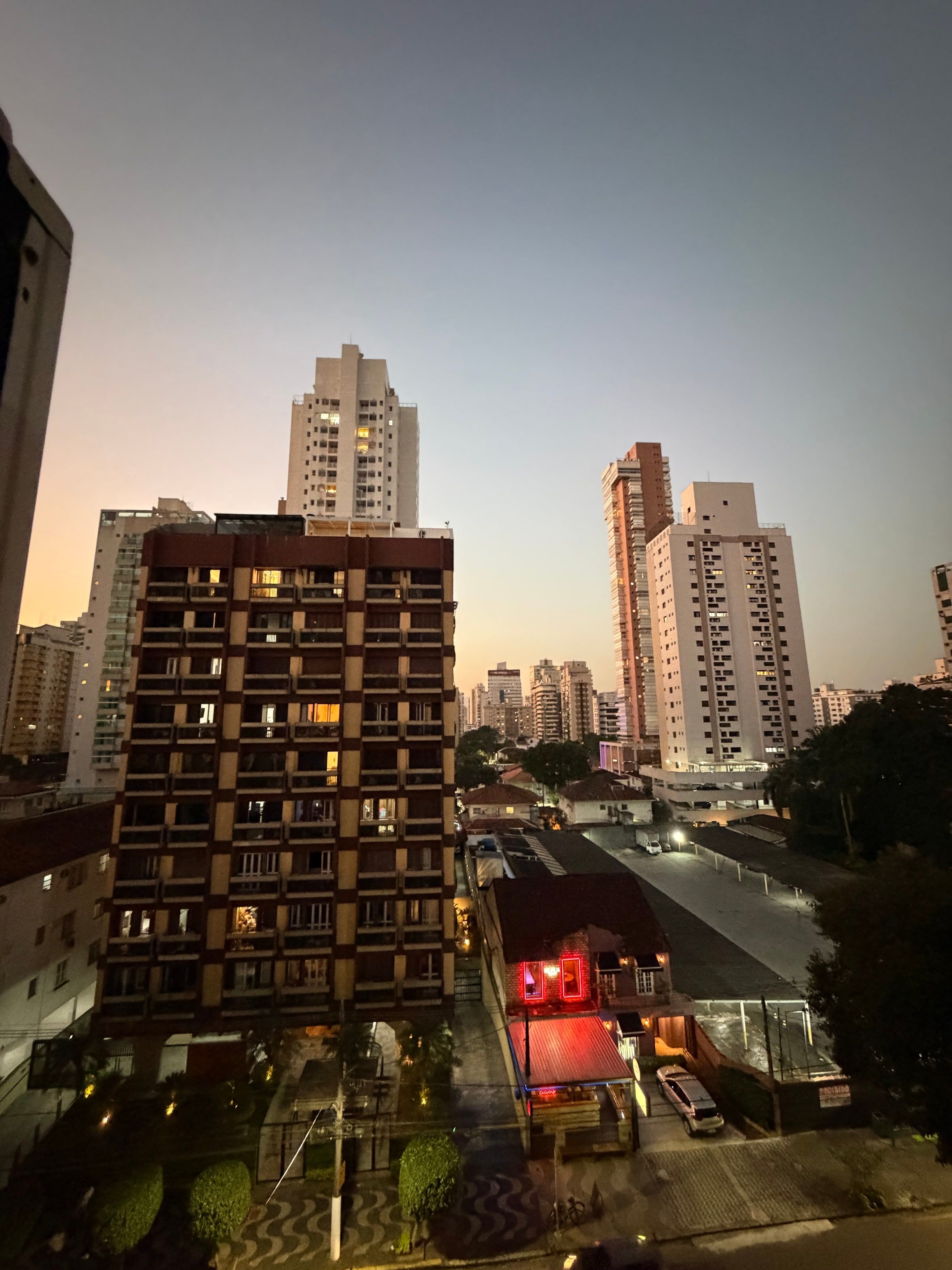 El skyline de Gonzaga al atardecer desde el hotel