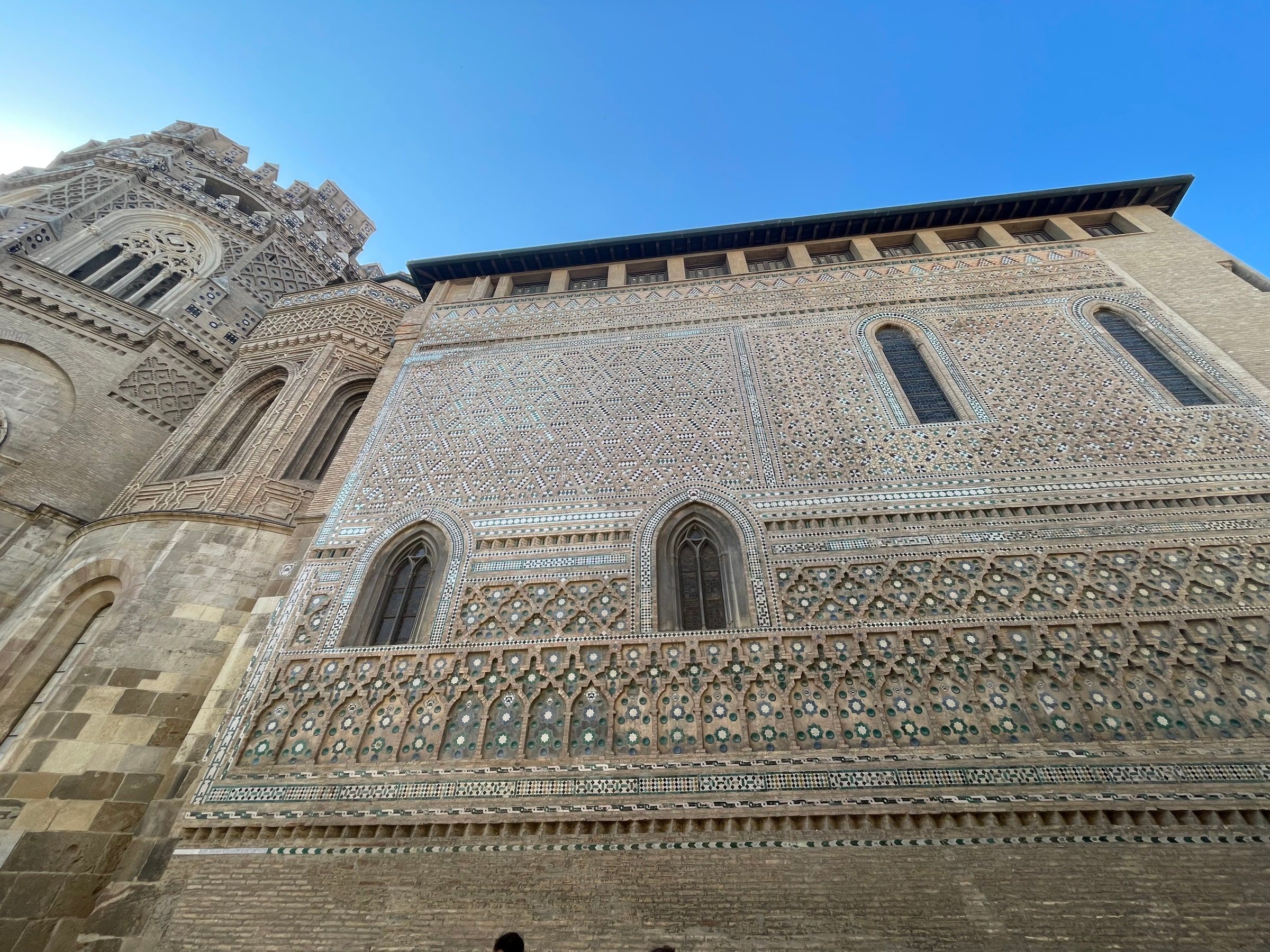 El muro mudéjar de la Catedral del Salvador