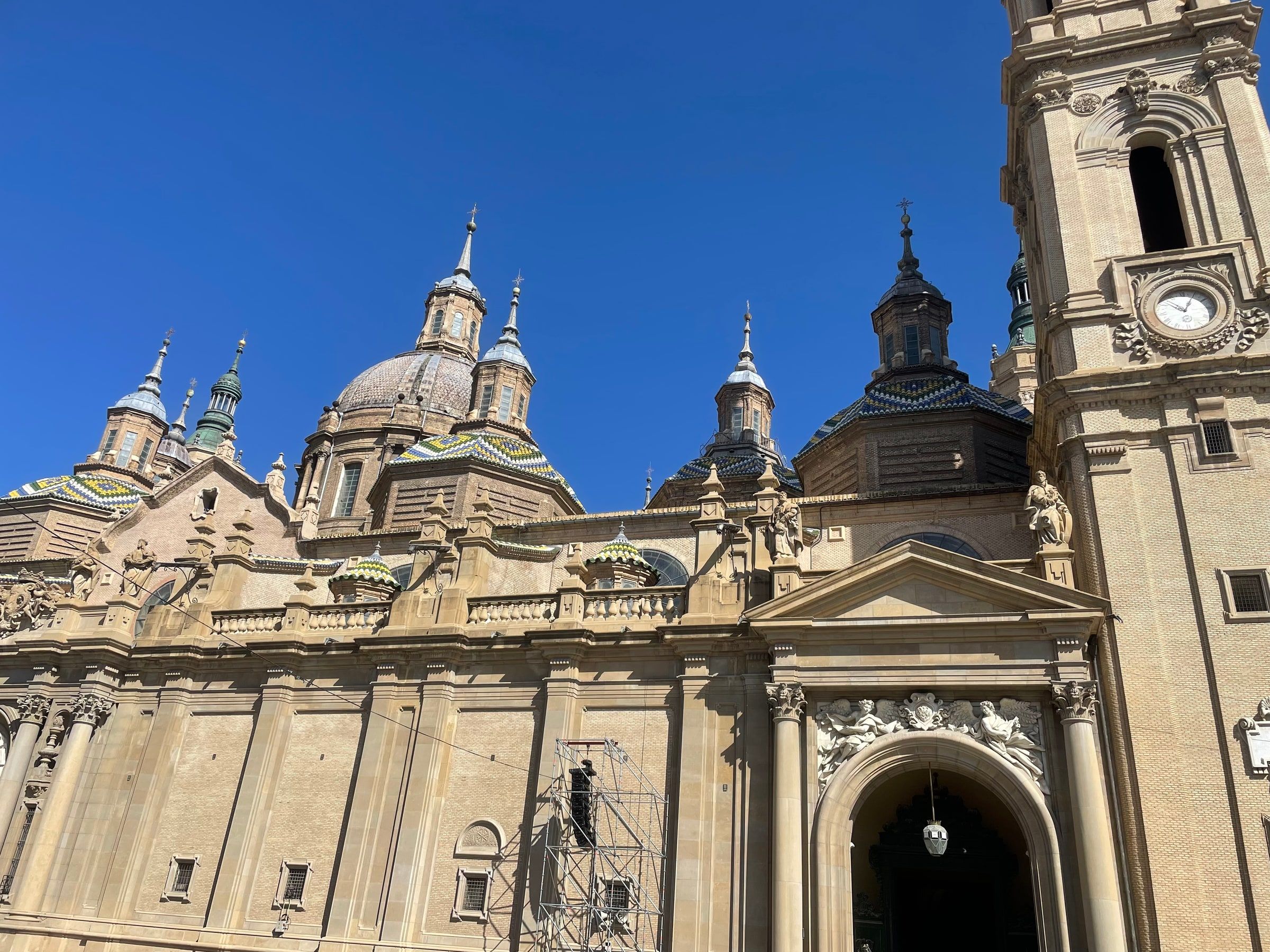 La Basílica del Pilar con sus cúpulas